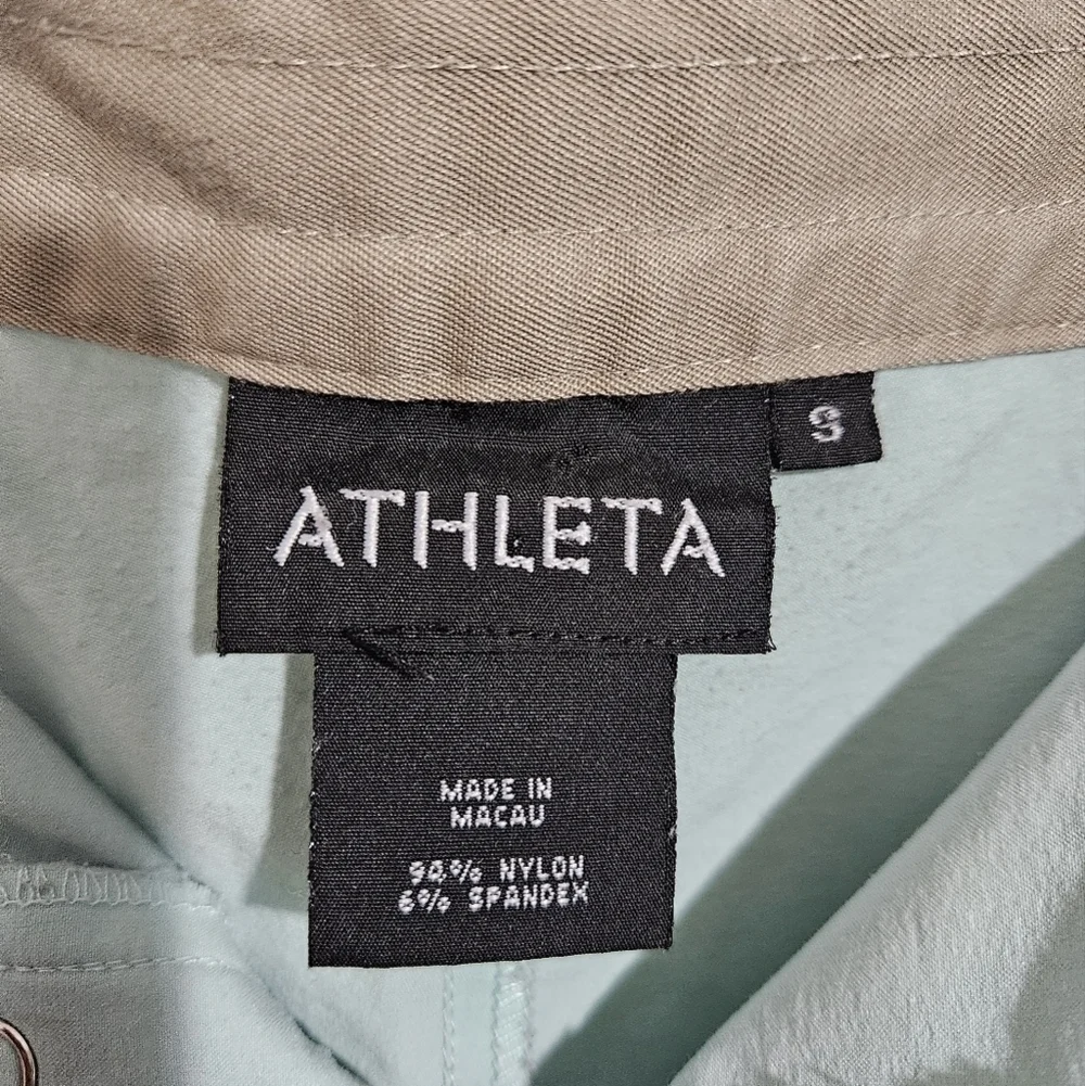 Athleta Mint Green Capris Size S